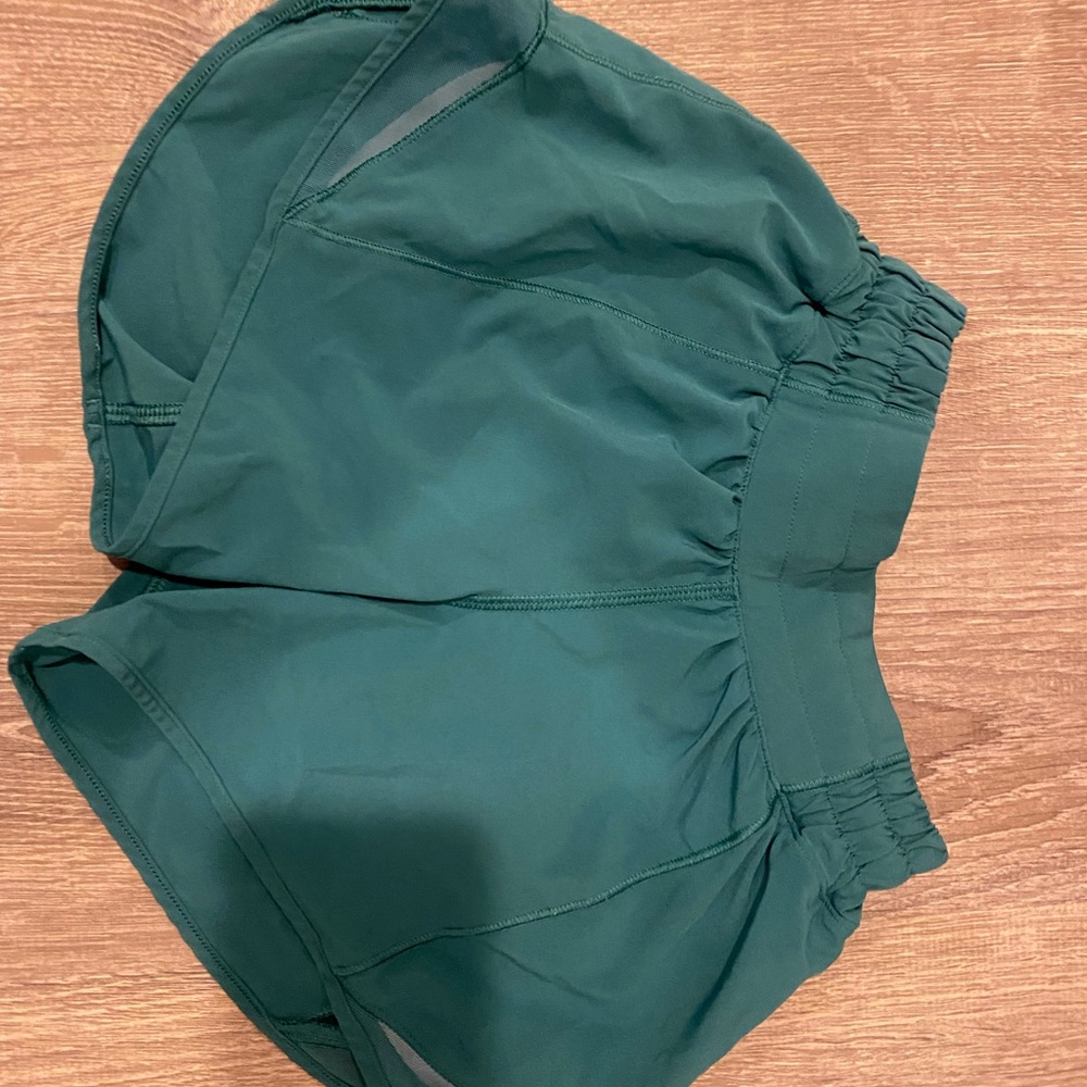 Preppy Lululemon Hotty Hot shorts *RARE COLOR* no sold anymore